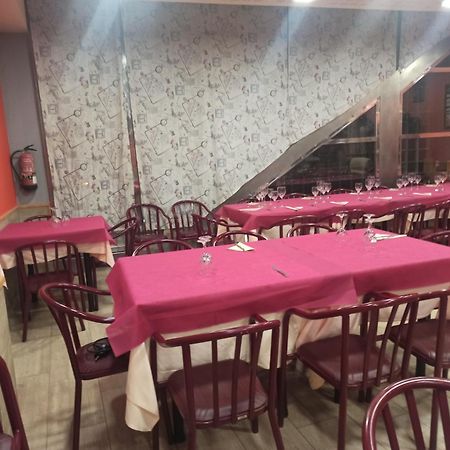 Hostal Restaurante Baraka Alagón 外观 照片