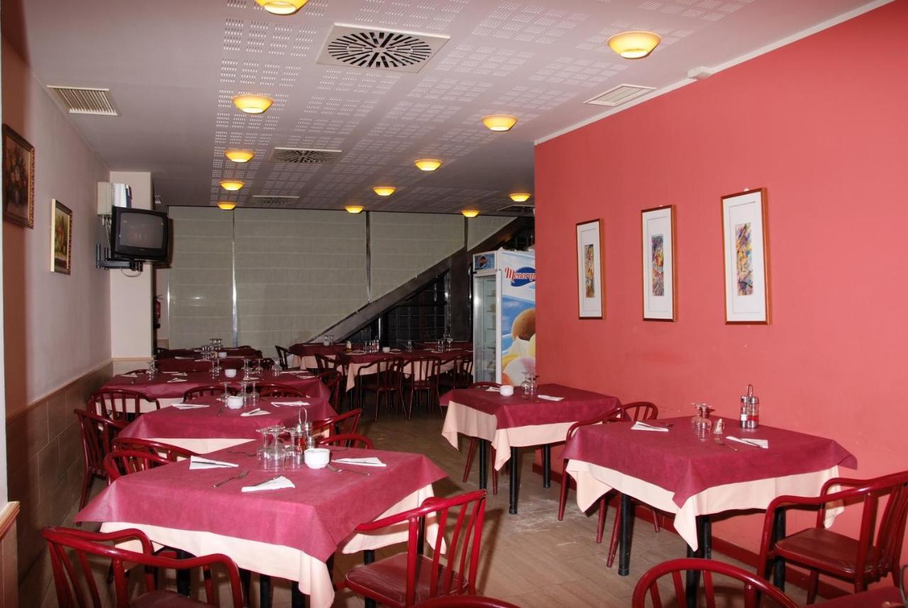 Hostal Restaurante Baraka Alagón 外观 照片